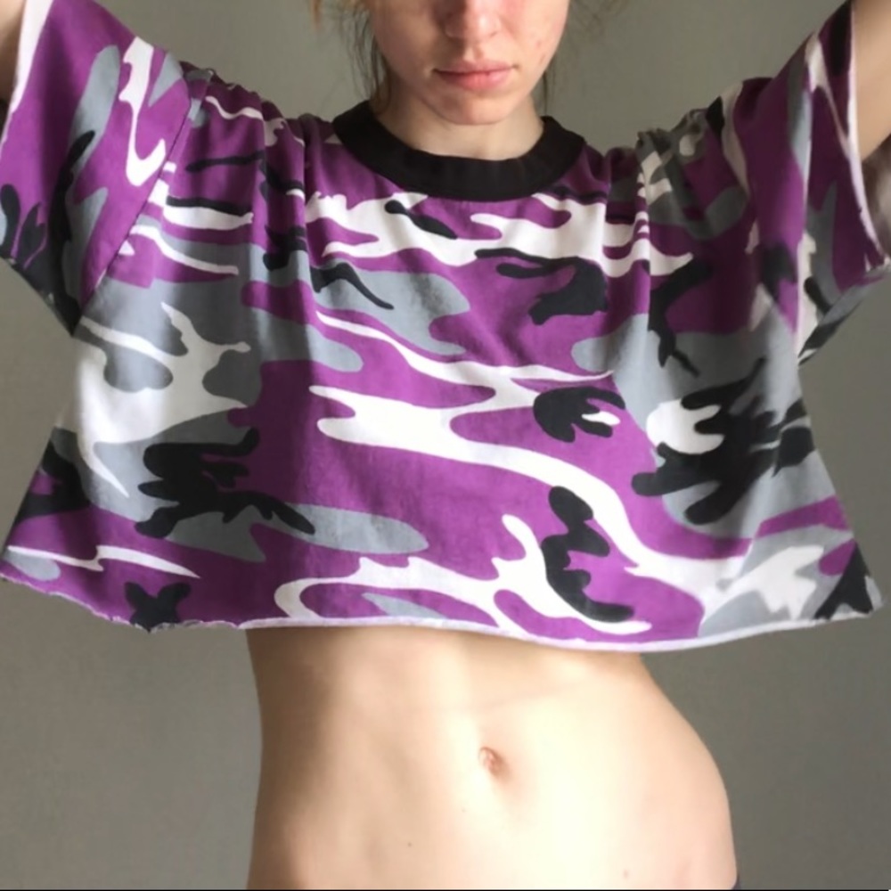 SALE🌈💕🎉 Vintage Purple Black Camo Cropped Tee